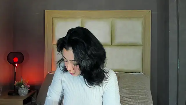 TaniaRedd  online show from February 23, 1:30 pm