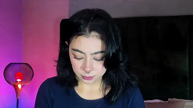 TaniaRedd  online show from March 12, 2:01 pm