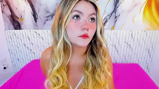 Snapshot of VioletaSweett1 chatting on January 6, 6:00 pm VioletaSweett1 online show from January 6, 6:00 pm