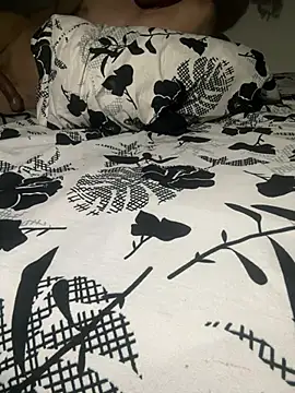 yisushotlarge online show from February 4, 8:36 pm