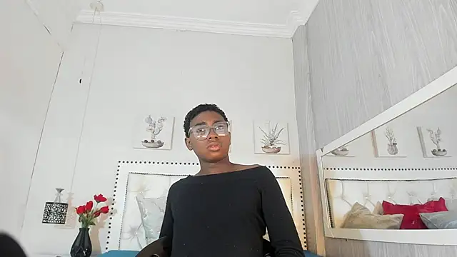 Snapshot of teylor_lovee chatting on February 13, 8:54 am teylor lovee online show from February 13, 8:54 am