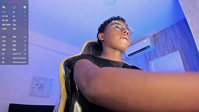 Snapshot of teylor_lovee chatting on March 15, 9:10 pm teylor lovee online show from March 15, 9:10 pm