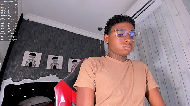 Snapshot of teylor_lovee chatting on March 23, 8:46 pm teylor lovee online show from March 23, 8:46 pm