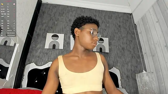 Snapshot of teylor_lovee chatting on April 5, 8:06 pm teylor lovee online show from April 5, 8:06 pm