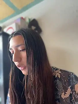 Alix Rousses21 online show from April 28, 3:50 pm