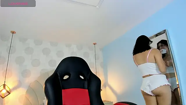 Snapshot of VENUSGREYS1 chatting on May 7, 1:27 pm VENUSGREYS1 online show from May 7, 1:27 pm