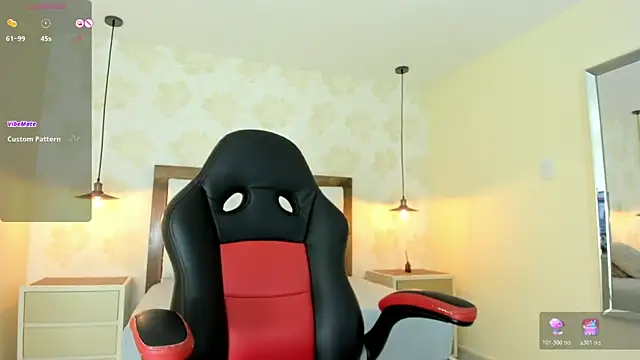 Snapshot of VENUSGREYS1 chatting on May 23, 12:09 pm VENUSGREYS1 online show from May 23, 12:09 pm