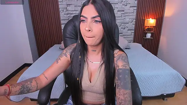  hanna miller   online show from May 5, 8:06 pm