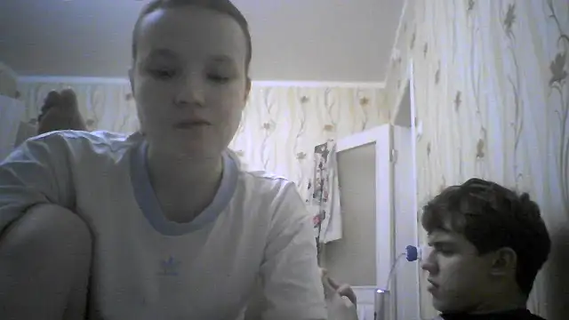 Snapshot of EvgeniyXAnna chatting on February 5, 7:18 pm EvgeniyXAnna online show from February 5, 7:18 pm