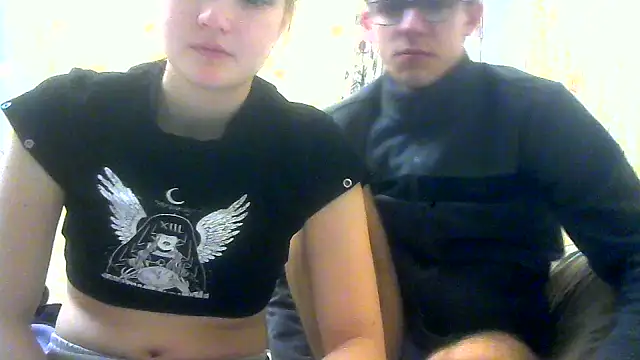 Snapshot of EvgeniyXAnna chatting on February 7, 9:07 pm EvgeniyXAnna online show from February 7, 9:07 pm