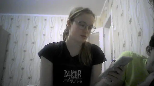 Snapshot of EvgeniyXAnna chatting on February 10, 8:57 pm EvgeniyXAnna online show from February 10, 8:57 pm