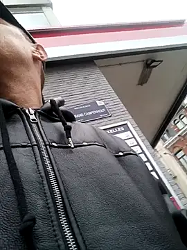 jefflatex45 online show from December 20, 2:24 pm