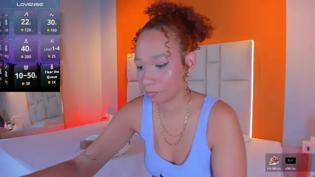 EmmaLawrence  online show from May 14, 3:46 am