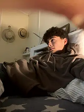 hungspanishtwink online show from January 17, 9:18 pm