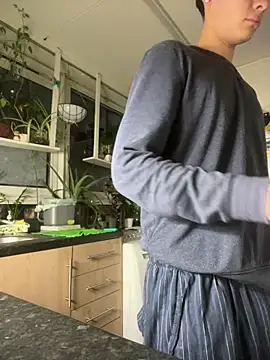 hungspanishtwink online show from February 7, 10:13 pm