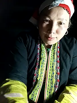 Snapshot of lux-angel chatting on February 17, 2:52 am lux-angel online show from February 17, 2:52 am