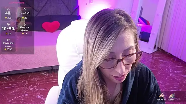 Scarlett 079 online show from May 14, 11:50 am