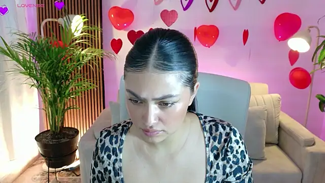 victoria   moon online show from February 17, 1:29 pm