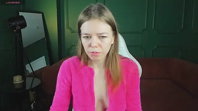 Tina Tayllor  online show from February 1, 6:17 pm