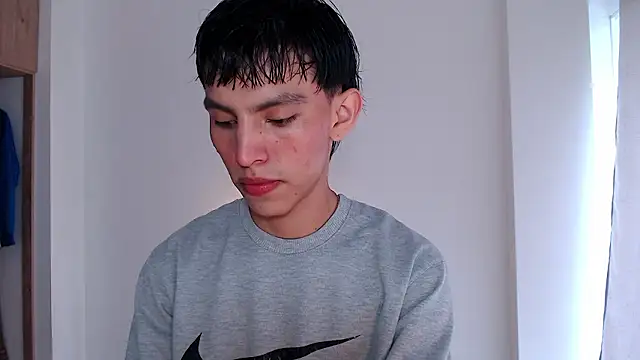 andrew courtzz online show from January 12, 8:36 pm