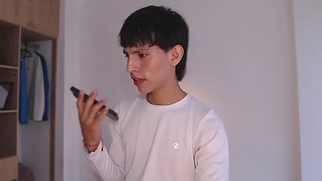 andrew courtzz online show from February 18, 8:27 pm