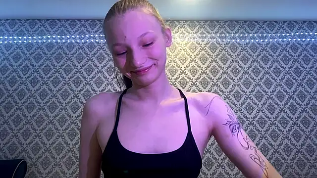 Cleonoth2o online show from December 19, 6:04 pm