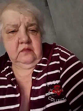 HapinessLovee online show from February 9, 10:30 am