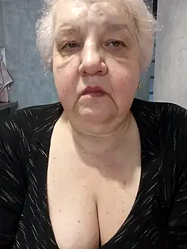 HapinessLovee online show from February 10, 9:35 am