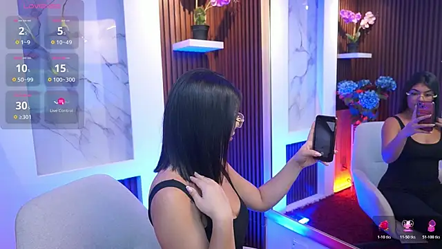 LiaWheeler online show from February 4, 11:49 am