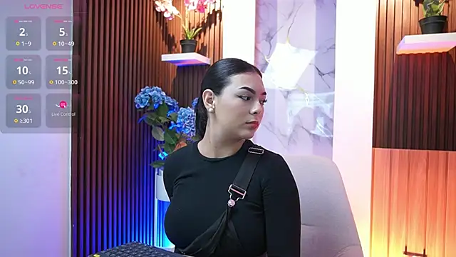 LiaWheeler online show from February 10, 11:58 am