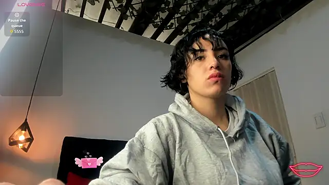 Kiara Fox   online show from February 5, 1:27 pm