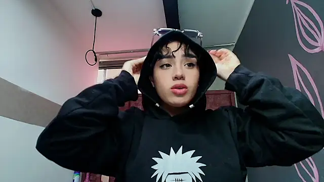 Kiara Fox   online show from May 5, 8:17 pm