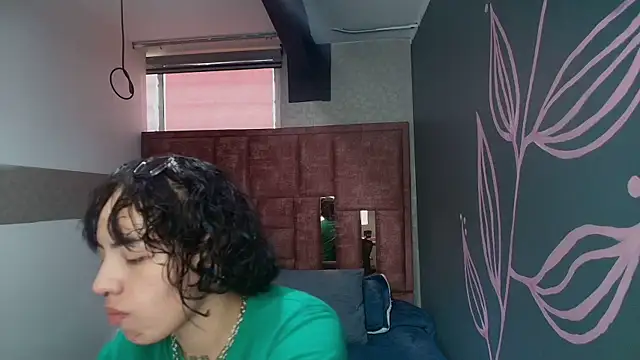 Kiara Fox   online show from May 6, 8:14 pm