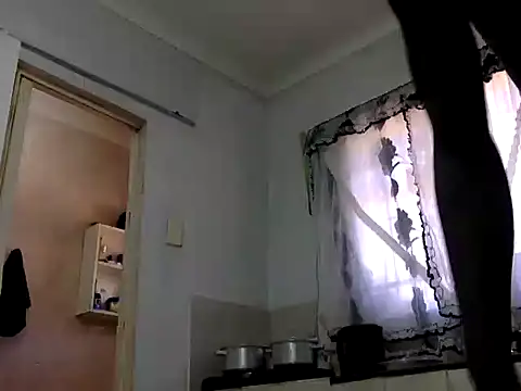 Snapshot of BloodmoonAlpha_1 chatting on February 3, 7:24 am BloodmoonAlpha 1 online show from February 3, 7:24 am