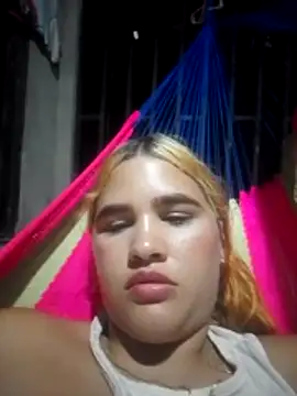 Snapshot of sexoutdoors219 chatting on February 18, 12:06 am sexoutdoors219 online show from February 18, 12:06 am