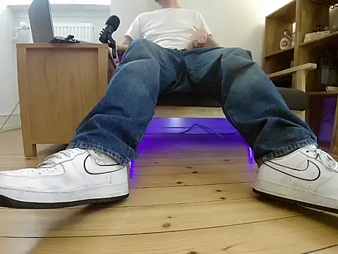 Snapshot of jonas_camboy chatting on January 14, 2:12 pm jonas camboy online show from January 14, 2:12 pm