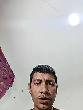 Snapshot of valenpaisita2123 chatting on January 17, 12:37 am valenpaisita2123 online show from January 17, 12:37 am