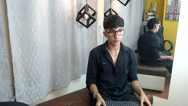 jeremy job online show from May 2, 4:34 pm
