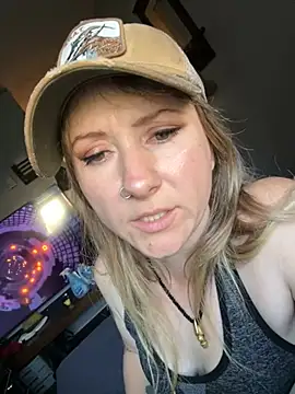 alluringpixie online show from March 25, 1:39 pm