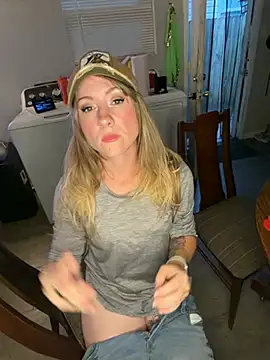 alluringpixie online show from May 6, 11:43 pm