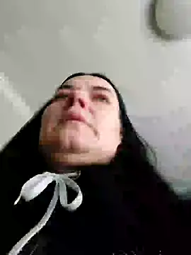 Snapshot of SashaBond chatting on February 9, 9:46 am SashaBond online show from February 9, 9:46 am