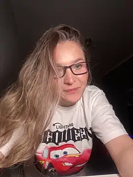 Snapshot of Lina_Sinerz chatting on March 21, 9:51 pm Lina Sinerz online show from March 21, 9:51 pm