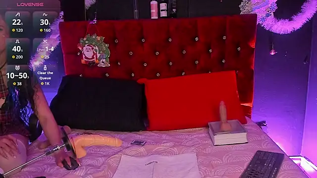 Snapshot of Cherry_sweetty11 chatting on December 20, 5:03 am Cherry sweetty11 online show from December 20, 5:03 am