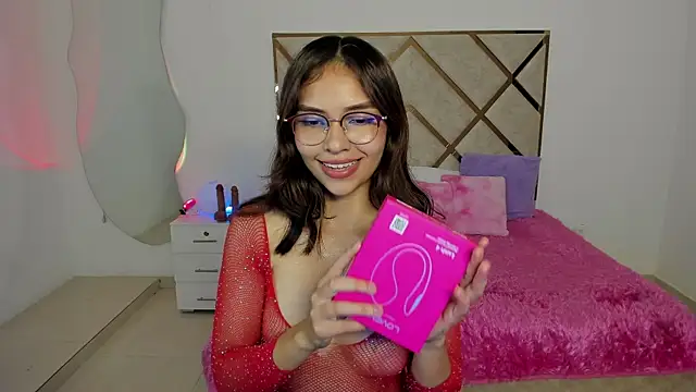 Snapshot of litle_slut chatting on January 14, 4:29 am litle slut online show from January 14, 4:29 am