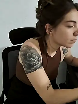 Snapshot of Ceciihot chatting on December 20, 3:13 am Ceciihot online show from December 20, 3:13 am