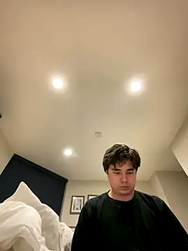 Snapshot of phantom898983 chatting on December 19, 3:35 am phantom898983 online show from December 19, 3:35 am