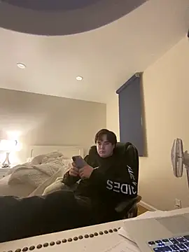 Snapshot of phantom898983 chatting on December 21, 6:31 am phantom898983 online show from December 21, 6:31 am