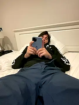 Snapshot of phantom898983 chatting on December 21, 9:55 pm phantom898983 online show from December 21, 9:55 pm