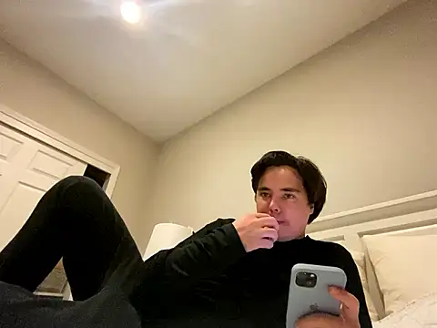 Snapshot of phantom898983 chatting on January 13, 8:08 am phantom898983 online show from January 13, 8:08 am