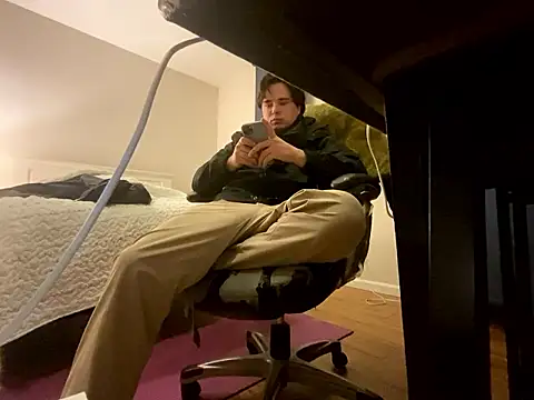 Snapshot of phantom898983 chatting on January 14, 2:06 am phantom898983 online show from January 14, 2:06 am